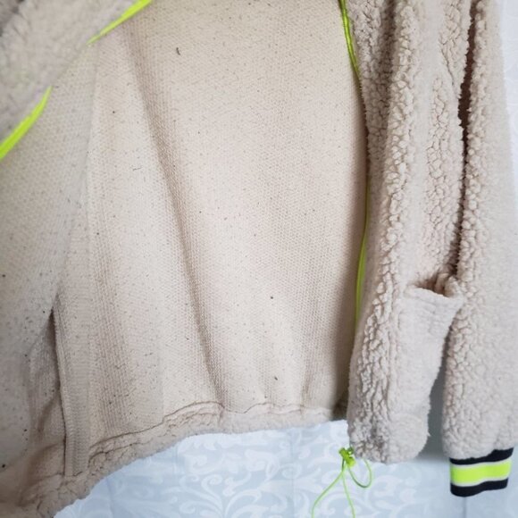 Fashion Nova Medium Sherpa faux wool jacket Off white with neon zipper - Picture 5 of 12
